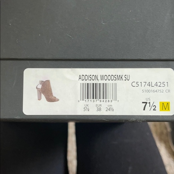 Vince Addison suede high heeled open toe - Picture 8 of 8